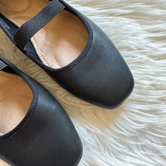 Old Navy Mary Jane flats - Picture 4 of 10